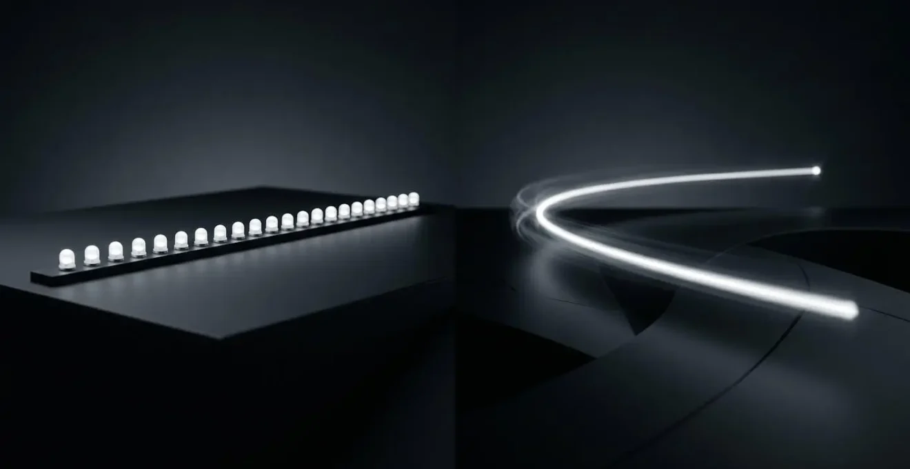 Représentation symbolique de la différence entre le système LED fixe et le système laser à miroirs rotatifs