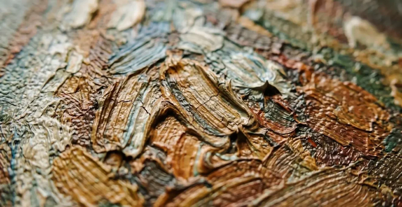 Gros plan sur les détails d'une texture de peinture à l'huile classique avec effets de lumière subtils